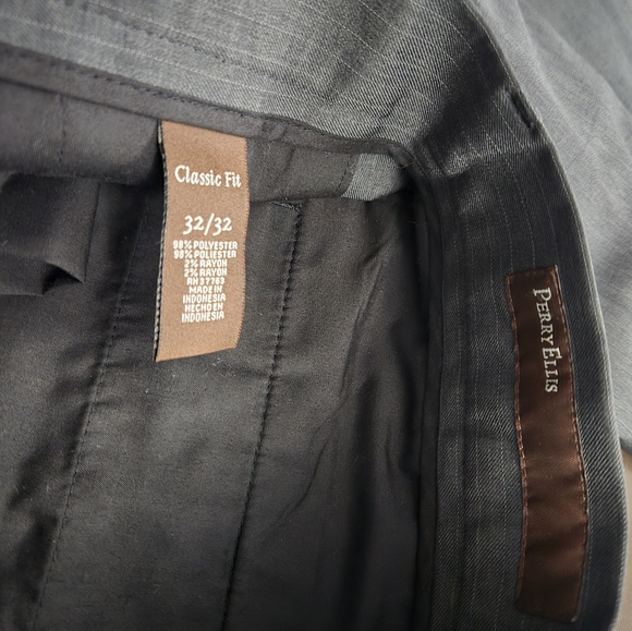 Perry Ellis 2 piece mens suit - Picture 5 of 5